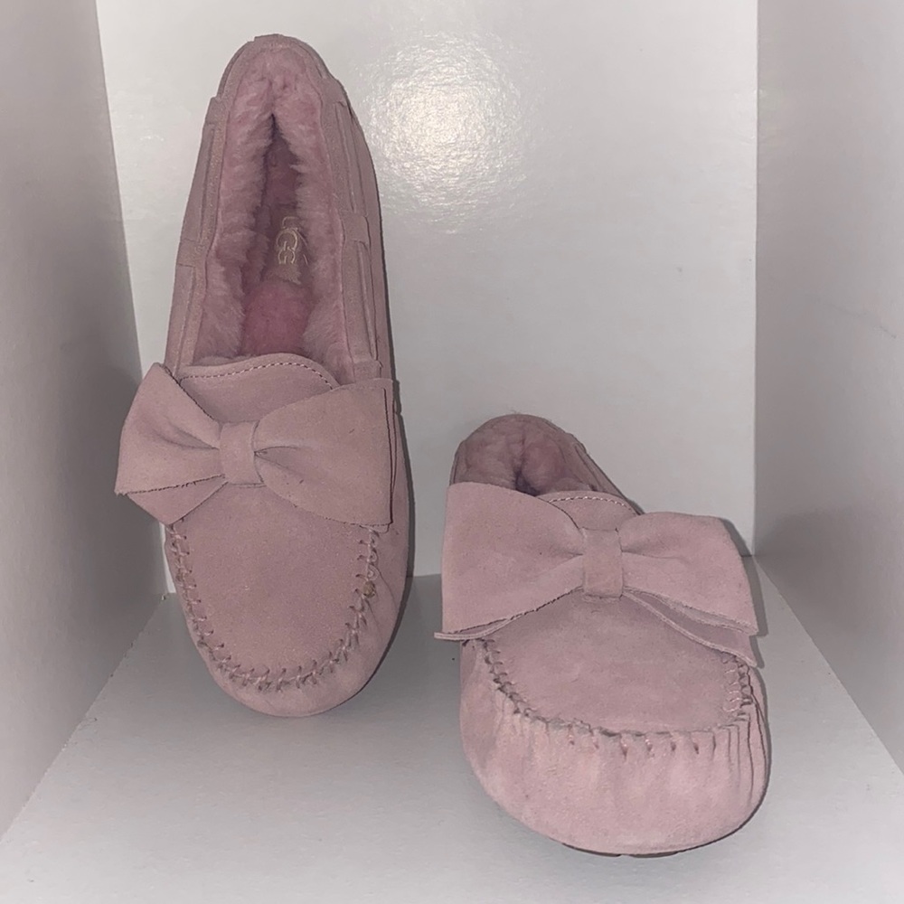 UGG
